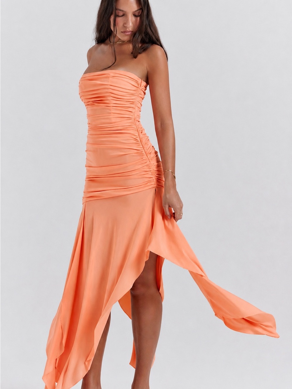 House of CB Peach Ruched
Asymmetrical Midi Dress Draped
Bodycon M Retail $239